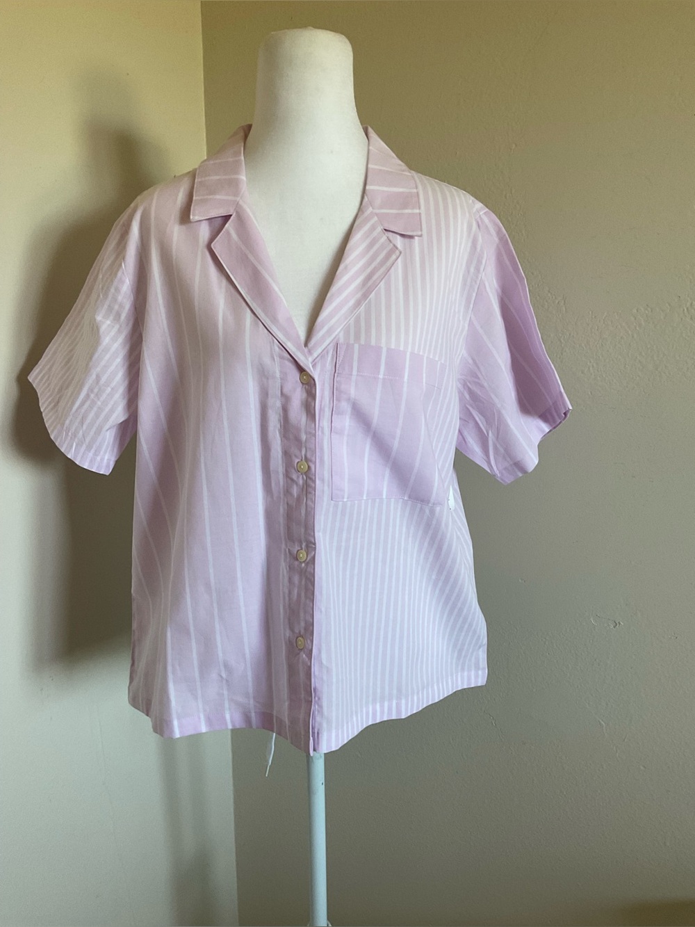 Pastel Purple Striped Button-Up Short Sleeve Pajamas Top Size M 100% Cotton